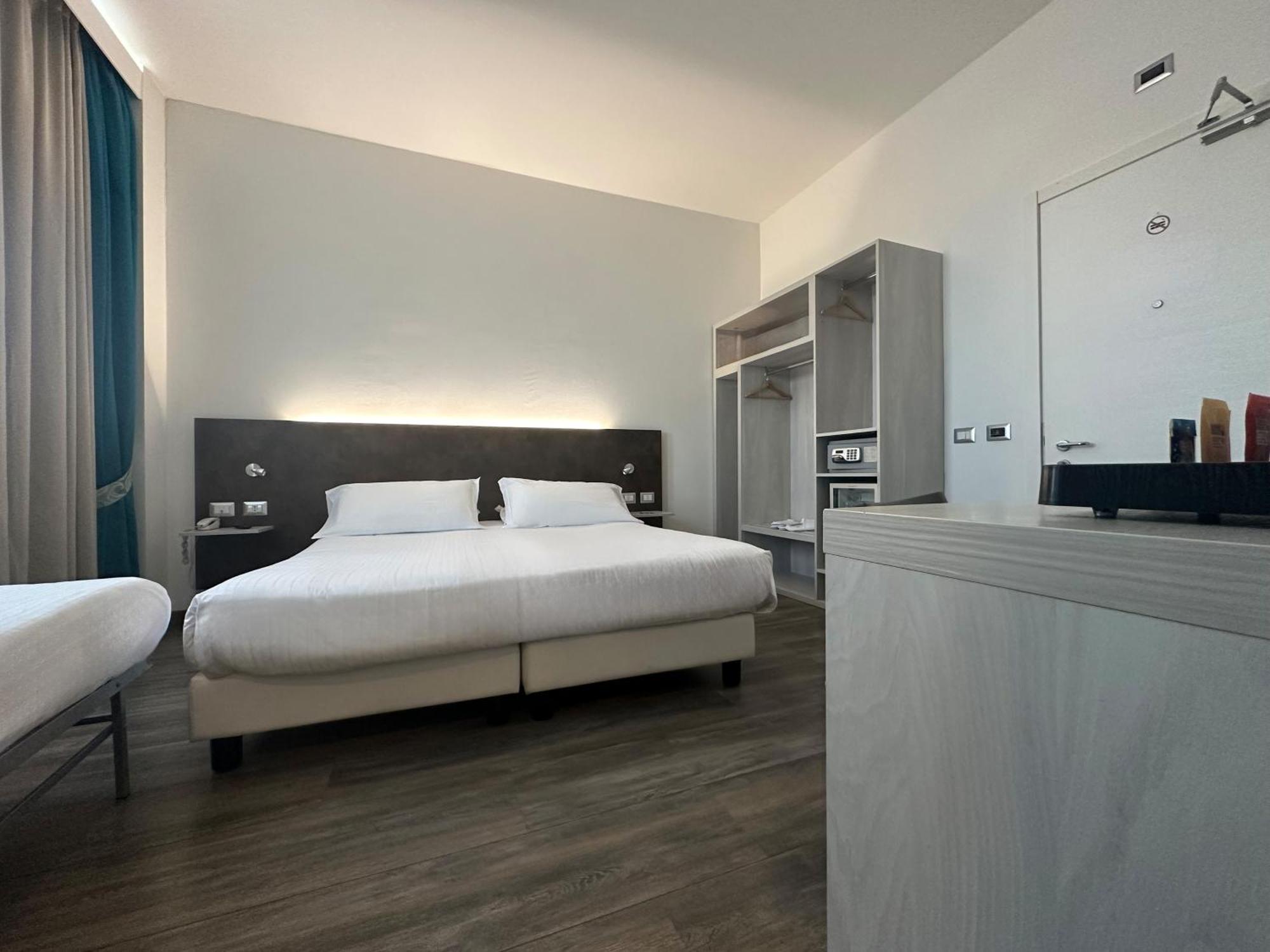 Phi Hotel Milano Baranzate Exterior photo