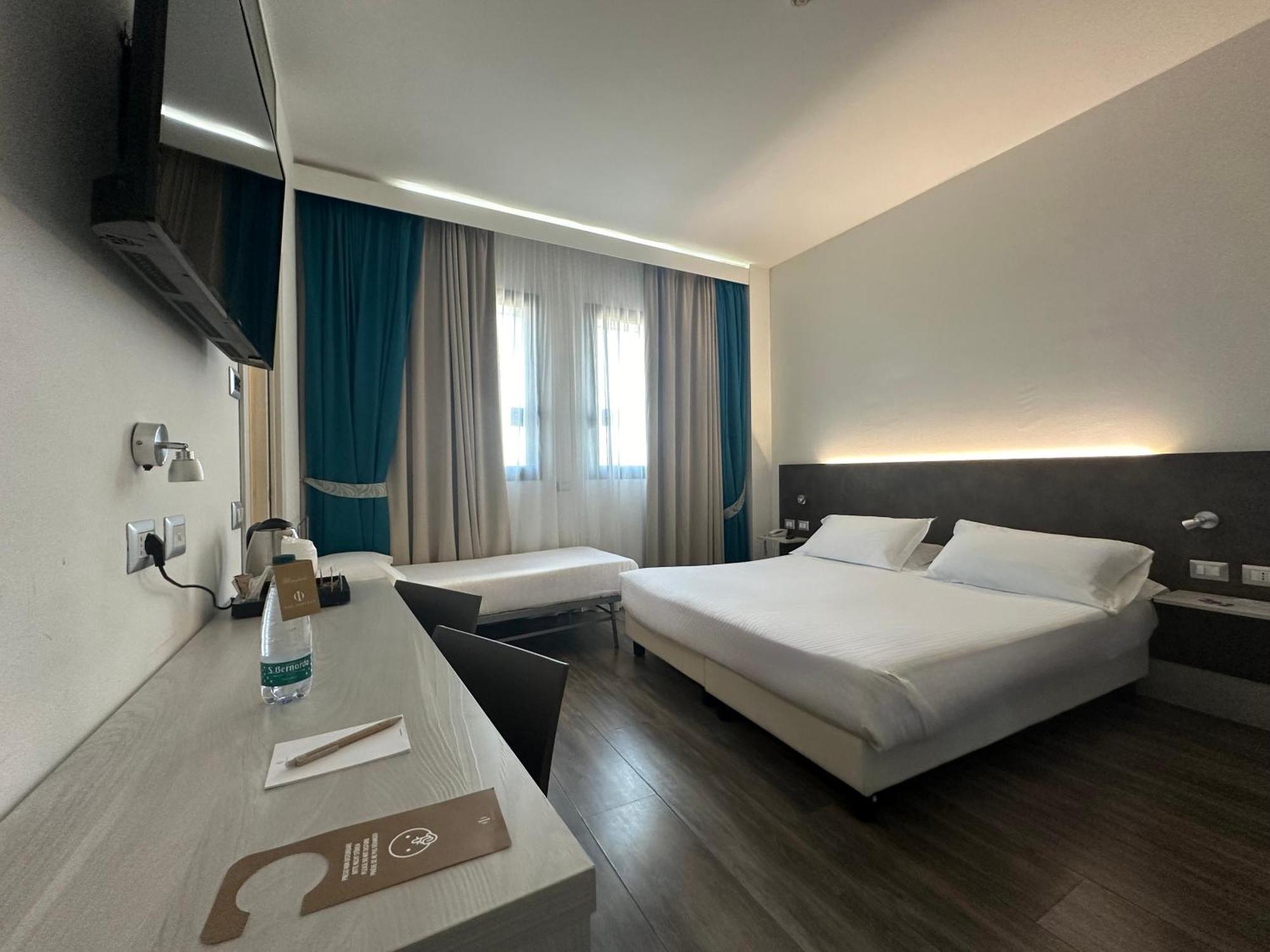 Phi Hotel Milano Baranzate Exterior photo